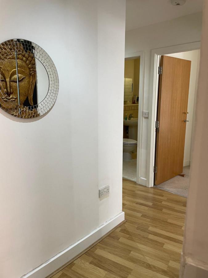 Entire Town Centre 2 Bedroom Apartment Very Close To Beach Борнмут Экстерьер фото